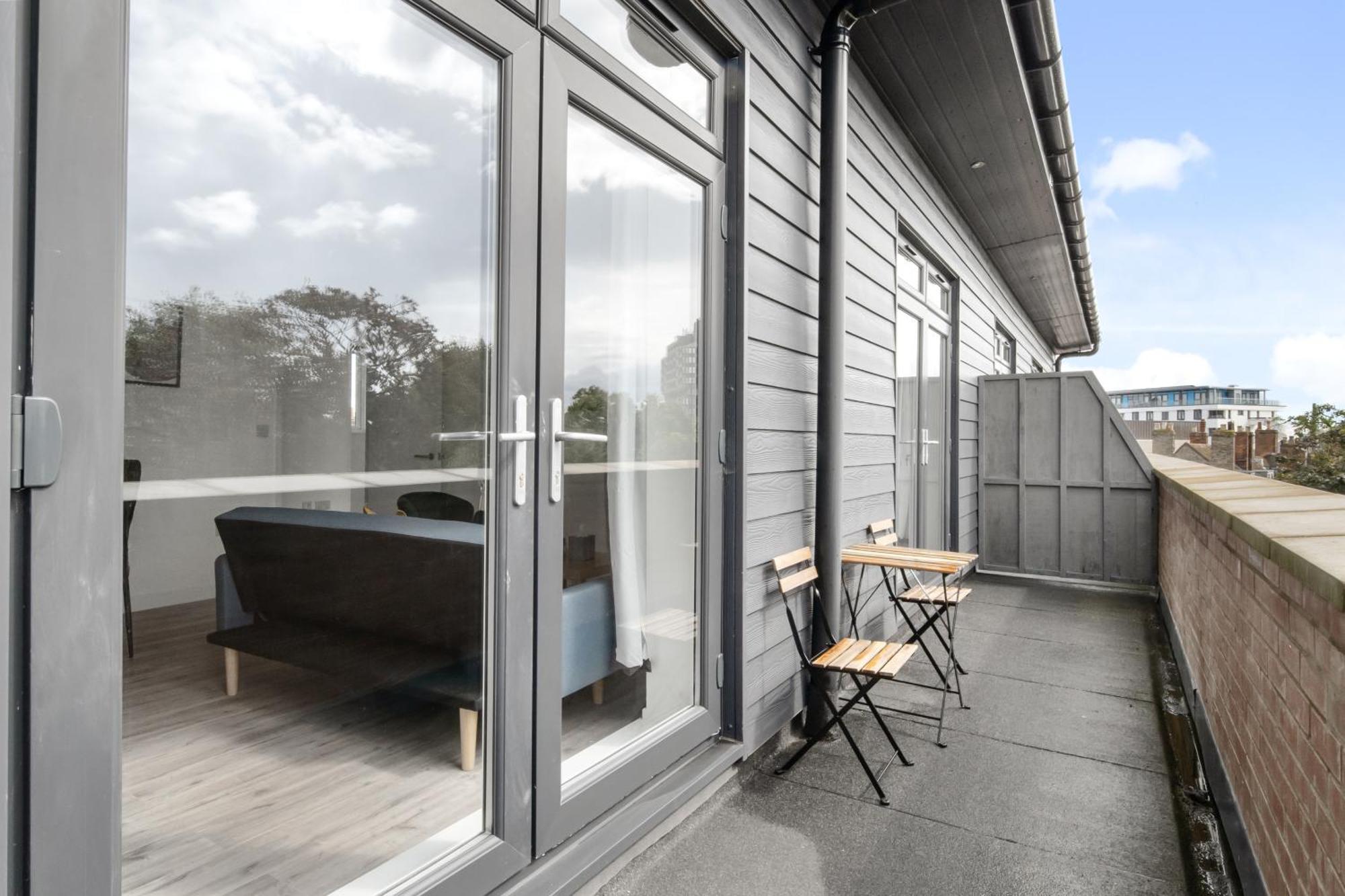 Livestay-Modern Apartments Building In Aylesbury 艾尔斯伯里 外观 照片