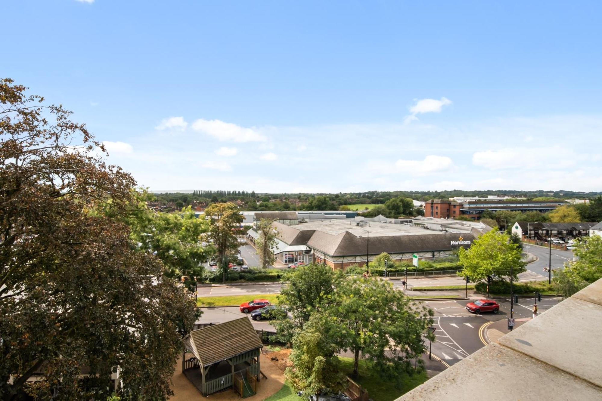 Livestay-Modern Apartments Building In Aylesbury 艾尔斯伯里 外观 照片